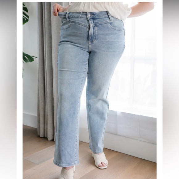 Judy Blue Plus High Rise Front Yoke Retro Wide Leg Light Wash 24W - Picture 1 of 9